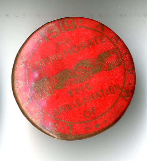 Amalgamation of London and Provincial Union of Licensed Vehicle Workers and Amalgamated Association of Tramway and Vehicle Workers badge (image/jpeg)