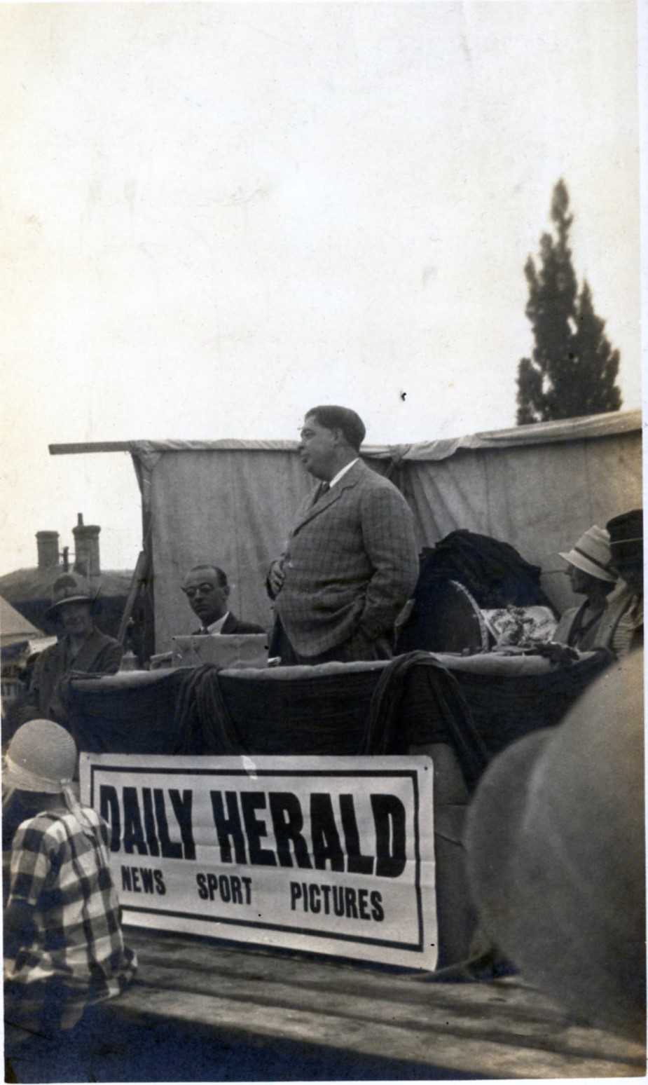 Male speaker at event sponsored by Daily Herald 10th September 1927 (image/jpeg)