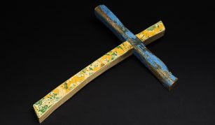 Image of The Lampedusa cross, Francesco Tuccio, 2015, wood. © The Trustees of the British Museum