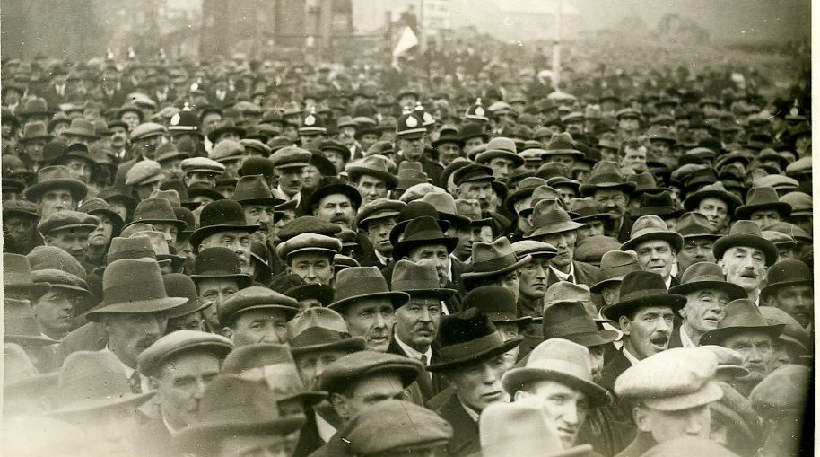 Crowd in Dublin for Easter Rising Commemoration, listening to Saklatvala speak, 1925. Molly Murphy collection. Image courtesy of People's History Museum