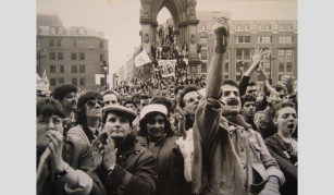 Image of Black & White photograph of crowd of protestors